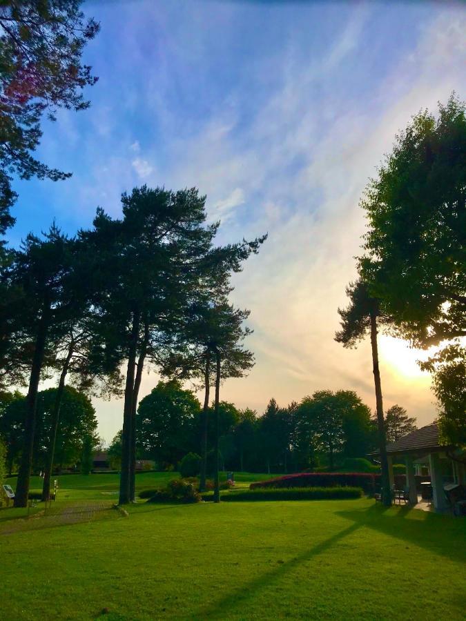 Golf Hotel La Pinetina Appiano Gentile Exteriör bild