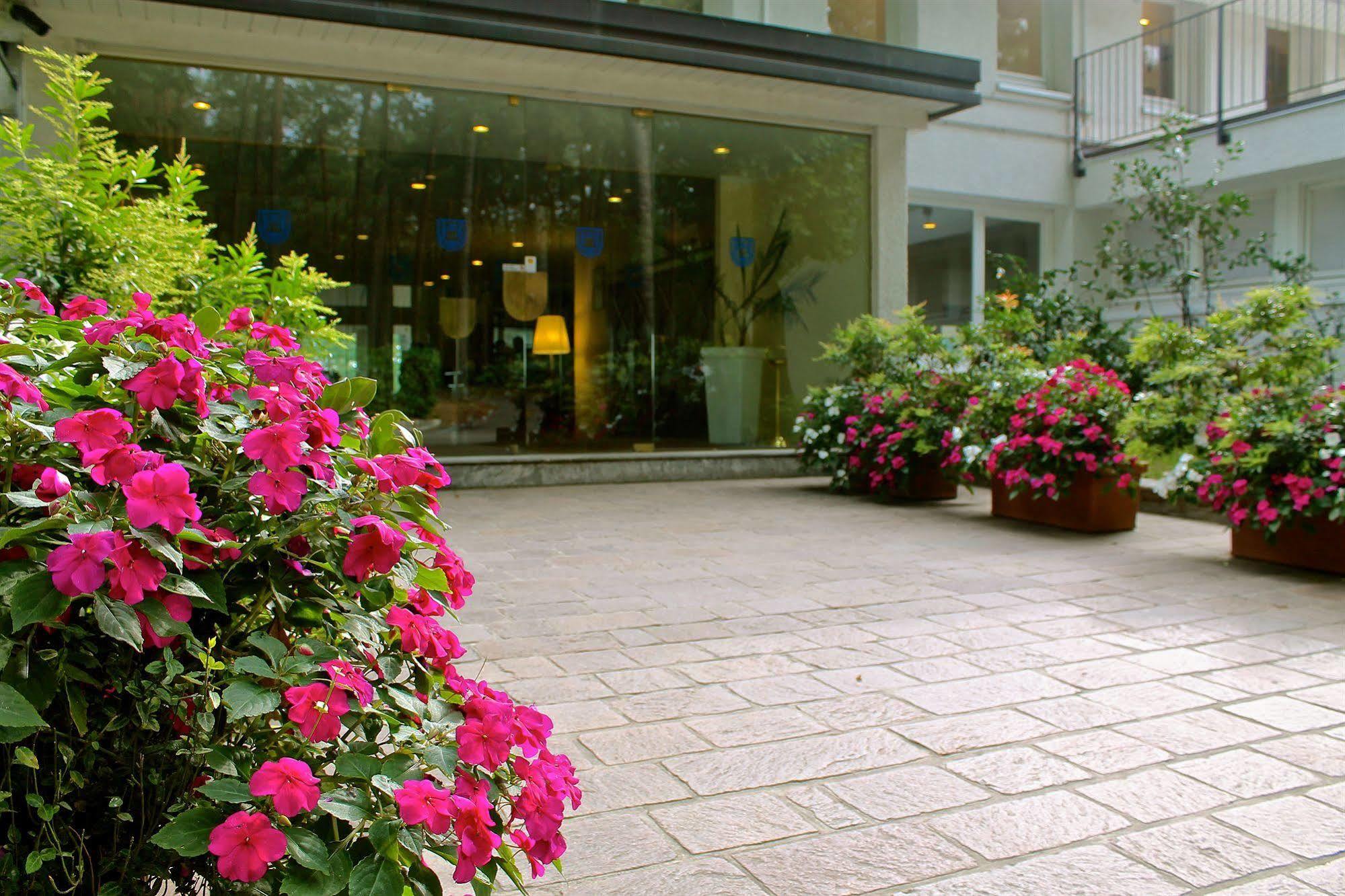 Golf Hotel La Pinetina Appiano Gentile Exteriör bild