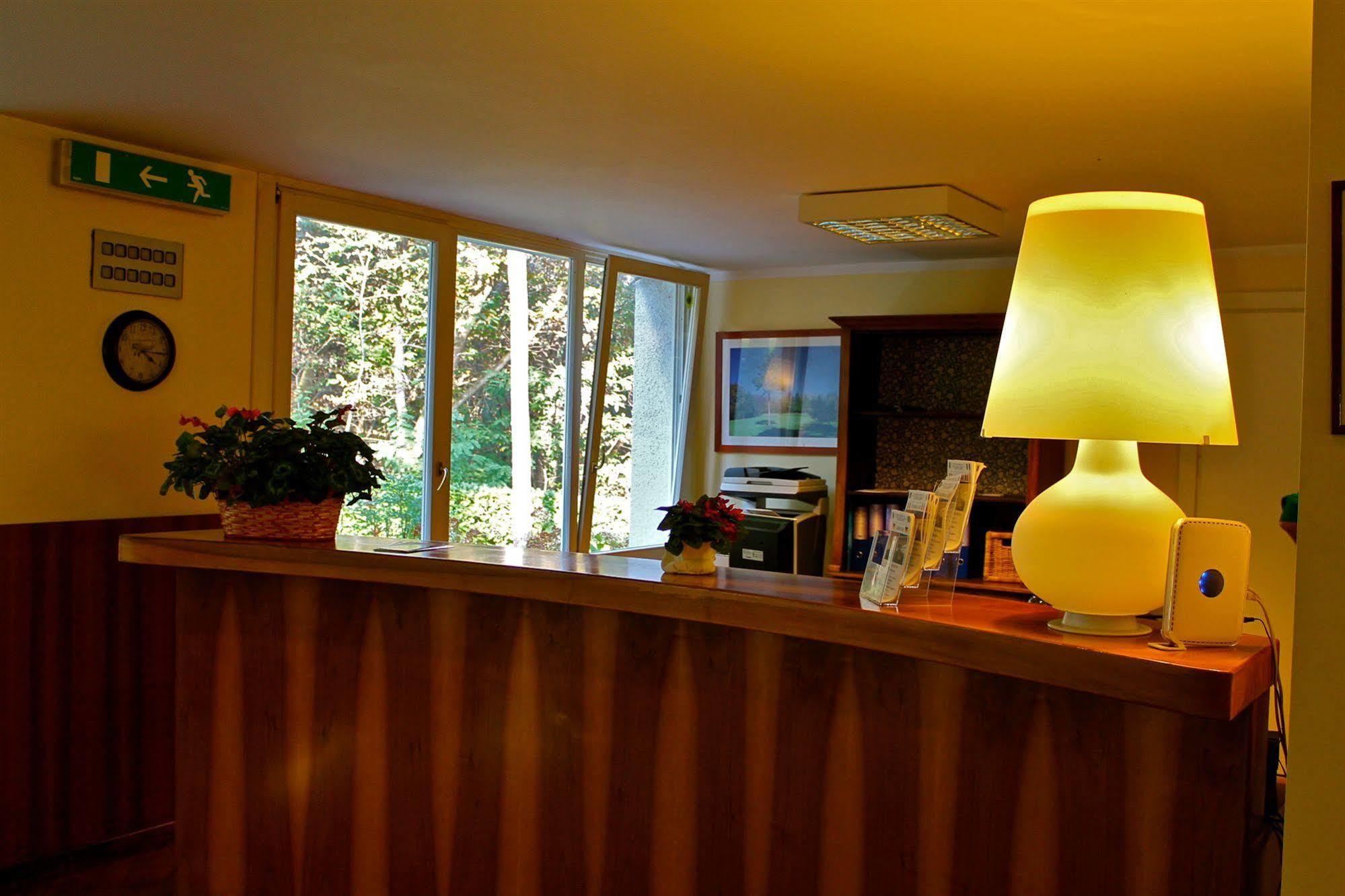 Golf Hotel La Pinetina Appiano Gentile Exteriör bild